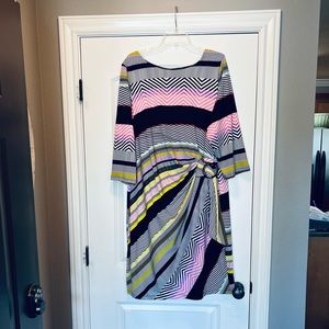 Shift dress striped with faux pull through gathered detail at the side. Size 2x